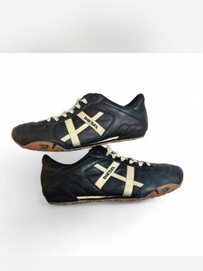 Diesel Avy Men's Black Leather vintage Sneakers with Cream Accents